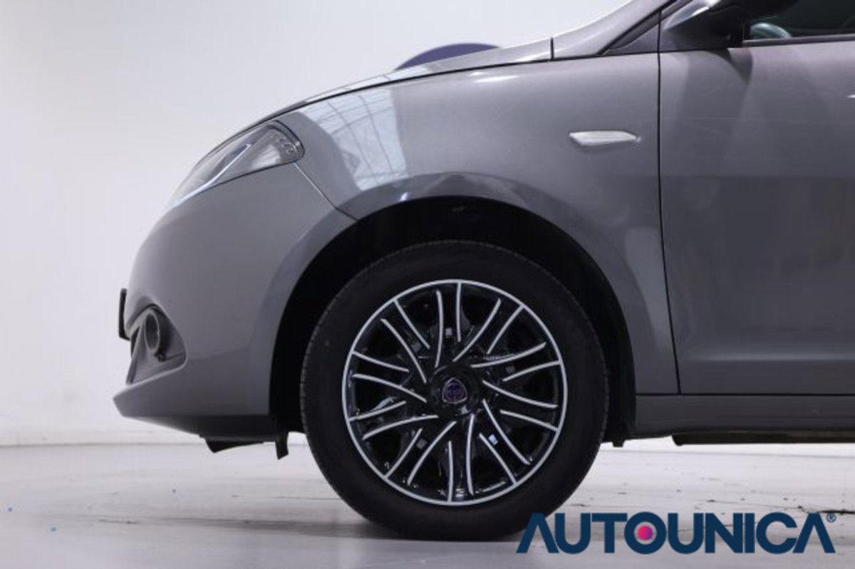 Lancia Ypsilon 1.0 FireFly 5 porte S&S Hybrid Ecochic Gold (18)