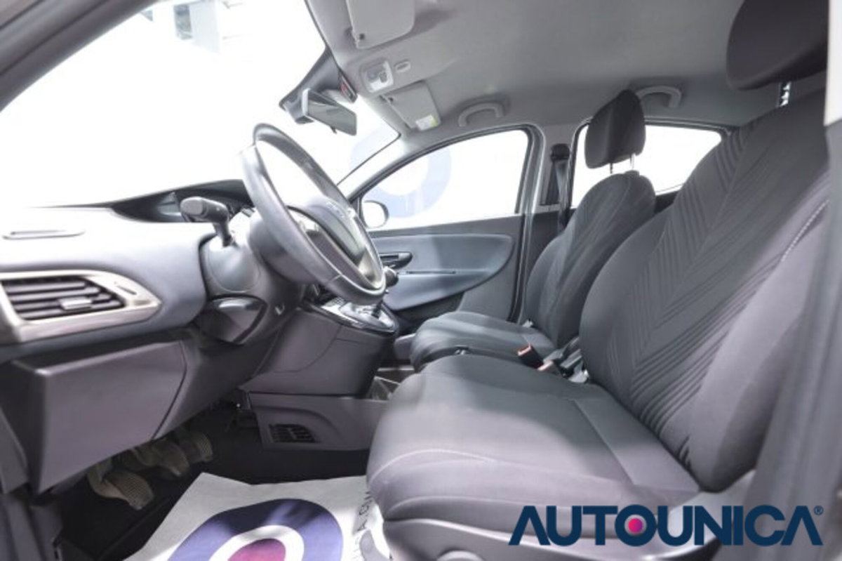Lancia Ypsilon 1.0 FireFly 5 porte S&S Hybrid Ecochic Gold (20)