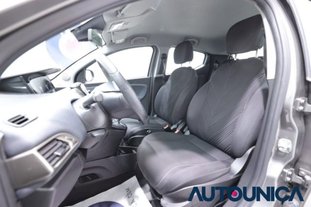 Lancia Ypsilon 1.0 FireFly 5 porte S&S Hybrid Ecochic Gold (6)