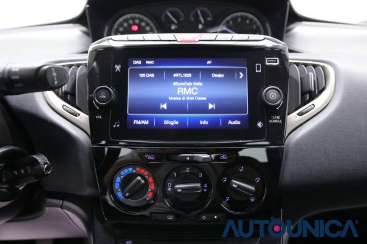 Lancia Ypsilon 1.0 FireFly 5 porte S&S Hybrid Ecochic Gold (9)