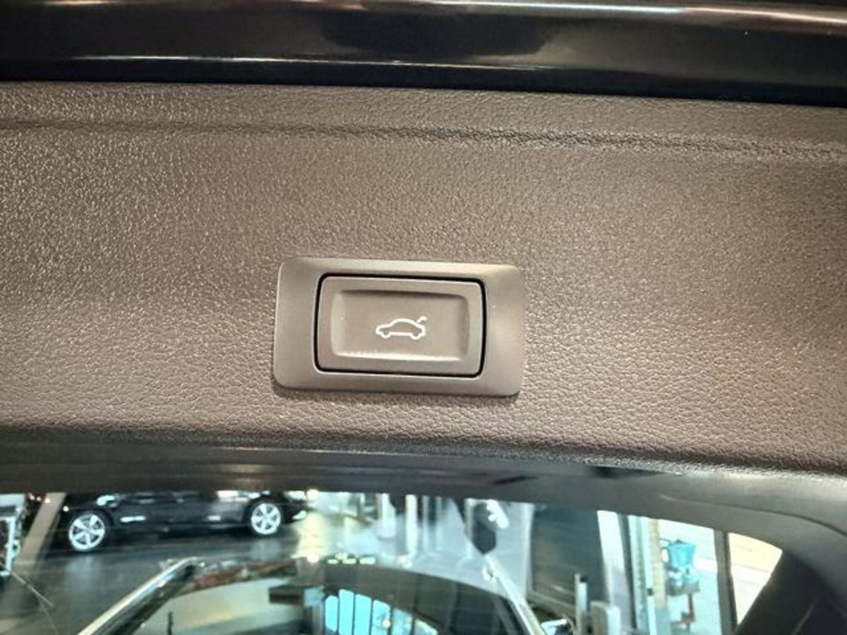 Audi A4 Allroad Allroad 40 2.0 tdi mhev Identity Contrast quattro 204cv s-tronic (13)