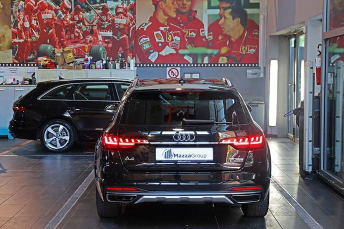 Audi A4 Allroad Allroad 40 2.0 tdi mhev Identity Contrast quattro 204cv s-tronic (4)