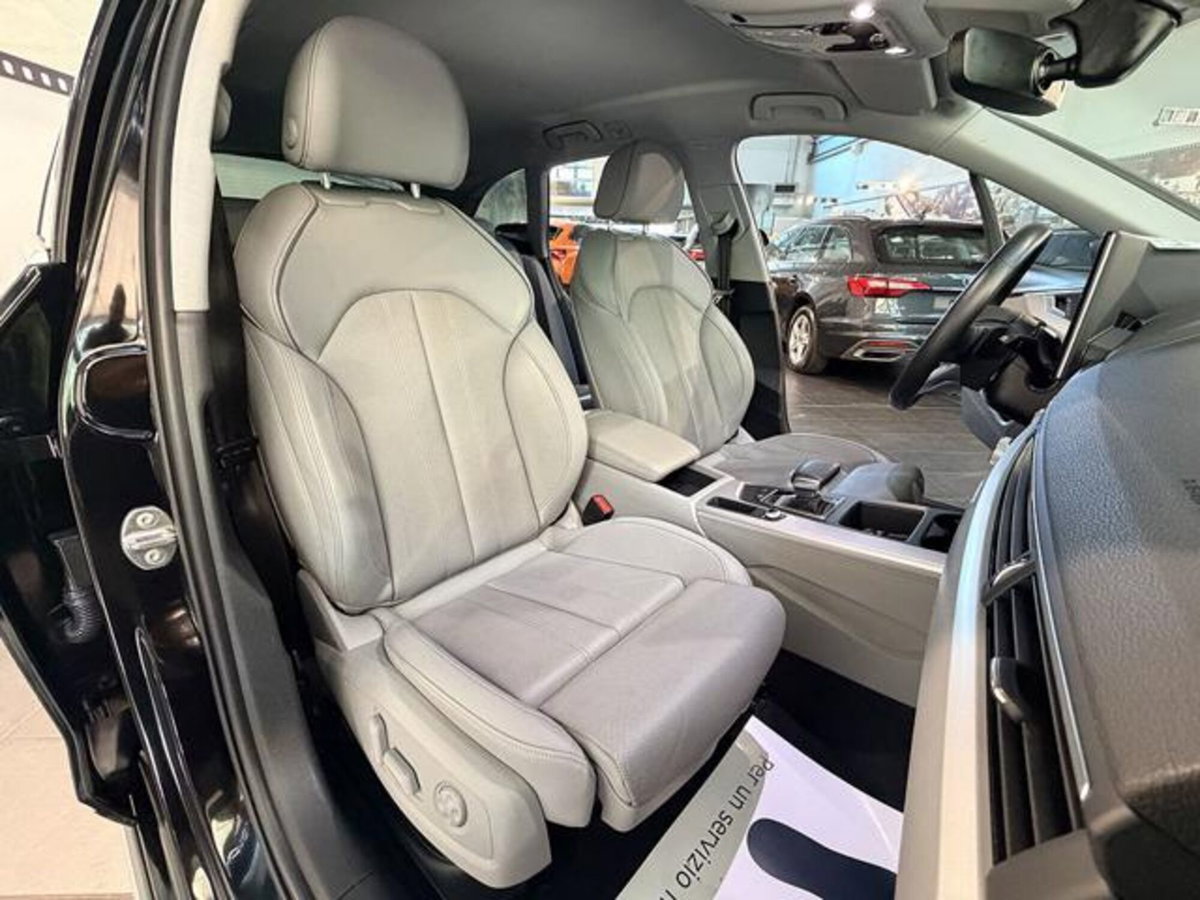 Audi A4 Allroad Allroad 40 2.0 tdi mhev Identity Contrast quattro 204cv s-tronic (16)