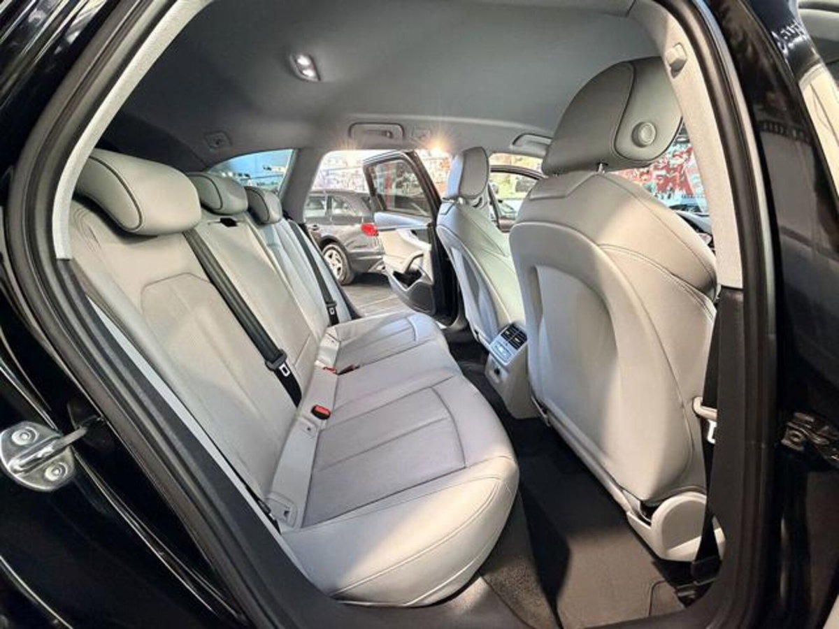 Audi A4 Allroad Allroad 40 2.0 tdi mhev Identity Contrast quattro 204cv s-tronic (18)