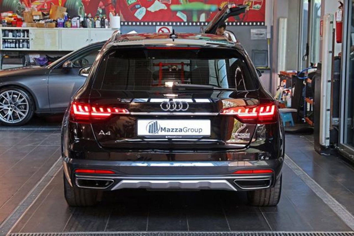Audi A4 Allroad Allroad 40 2.0 tdi mhev Identity Contrast quattro 204cv s-tronic (4)