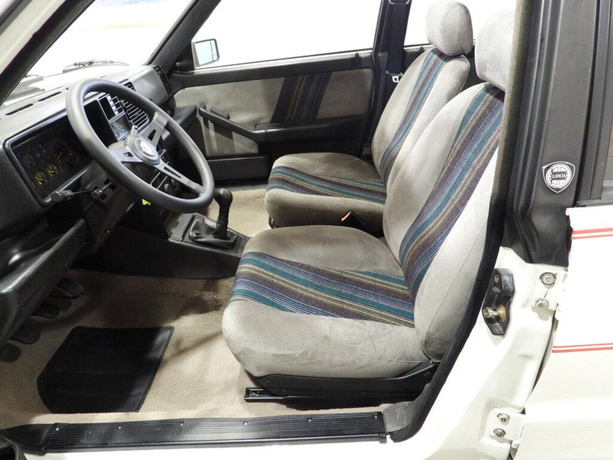 Lancia Delta turbo HF 4WD (3)