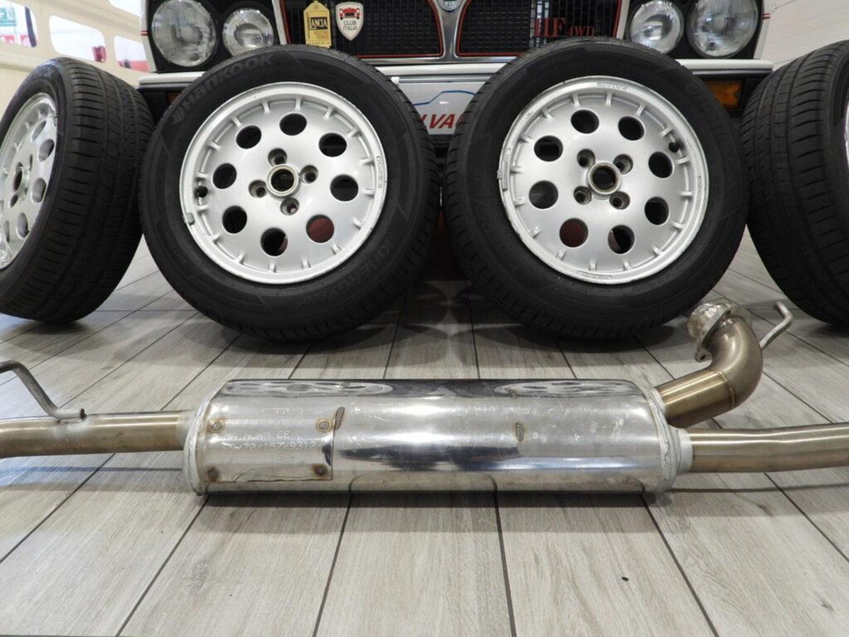 Lancia Delta turbo HF 4WD (8)