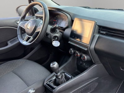 Renault Clio 1.0 tce Techno Gpl 100cv (10)