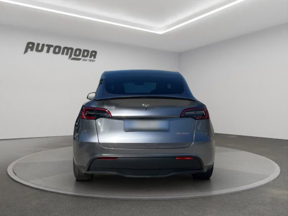 Tesla Model Y Performance Dual Motor awd (5)