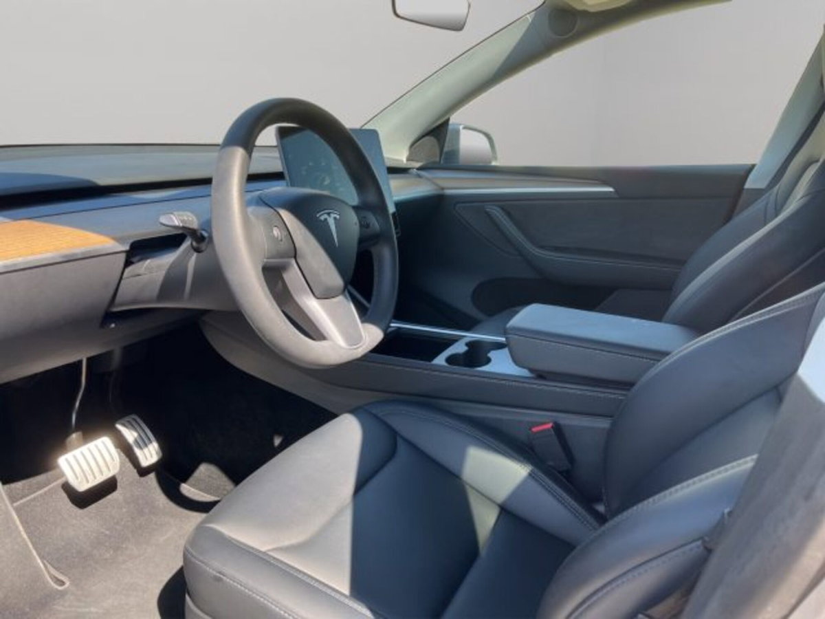 Tesla Model Y Performance Dual Motor awd (7)