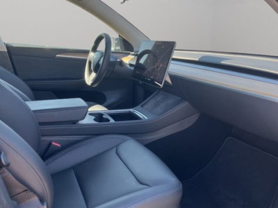 Tesla Model Y Performance Dual Motor awd (9)