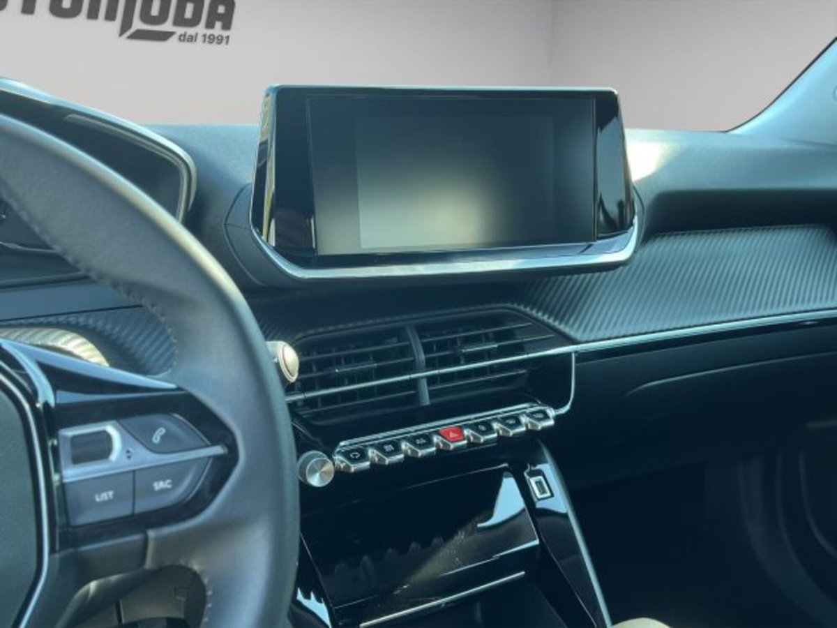 Peugeot 2008 BlueHDi 110 S&S Allure (14)