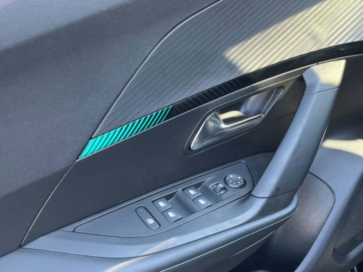 Peugeot 2008 BlueHDi 110 S&S Allure (17)