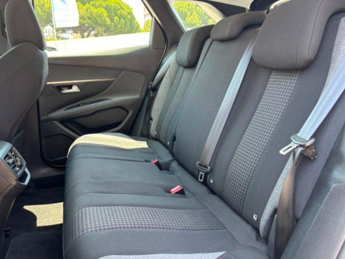 Peugeot 3008 BlueHDi 130 S&S EAT8 Active Pack (15)