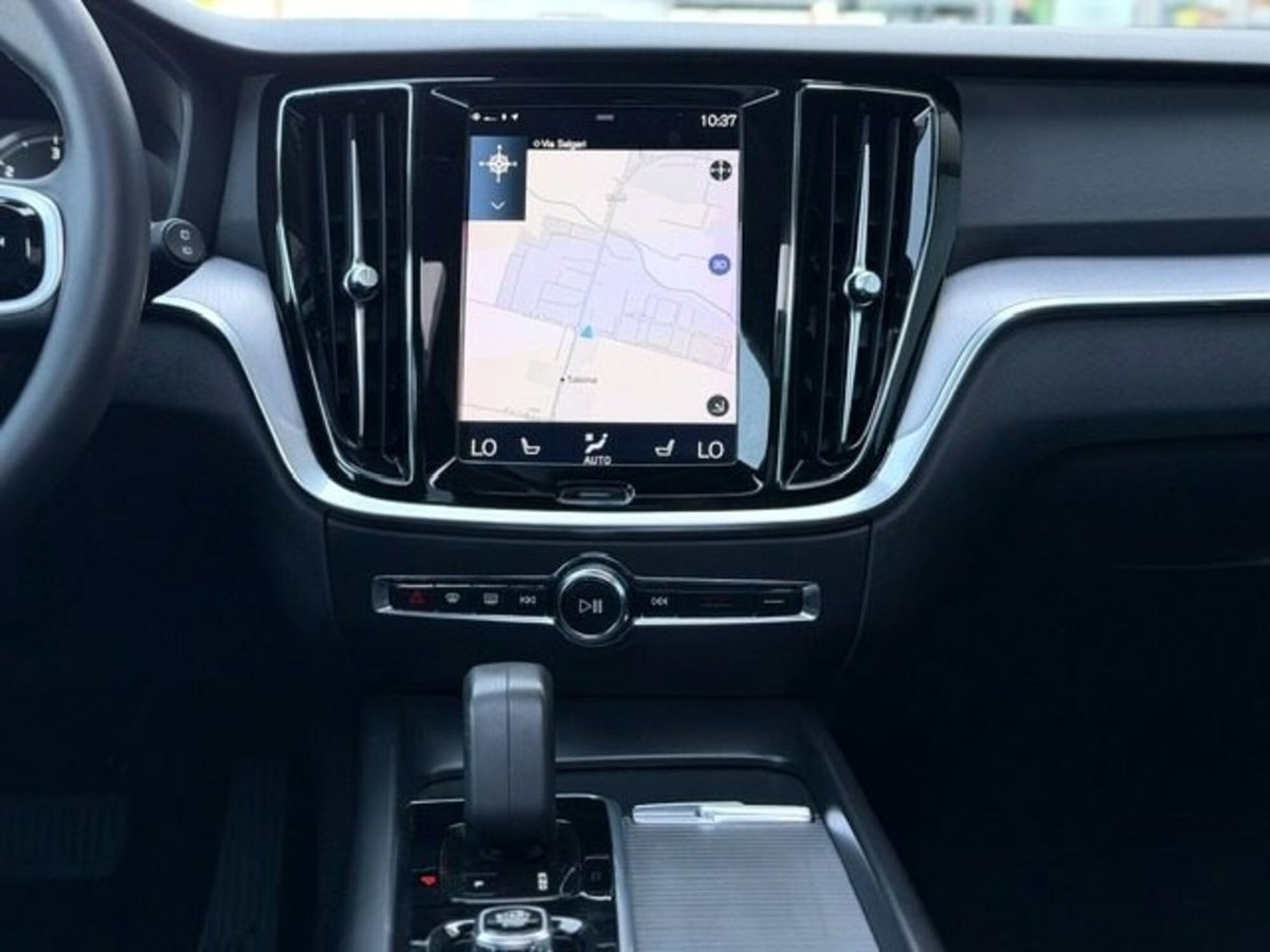 Volvo V60 Cross Country 2.0 b4 Ultimate awd auto (12)