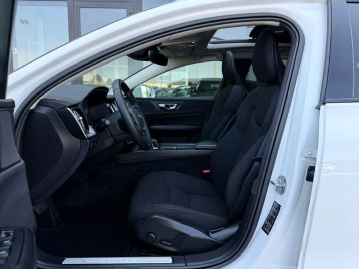 Volvo V60 Cross Country 2.0 b4 Ultimate awd auto (14)