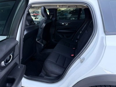 Volvo V60 Cross Country 2.0 b4 Ultimate awd auto (15)