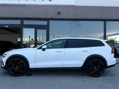 Volvo V60 Cross Country 2.0 b4 Ultimate awd auto (6)