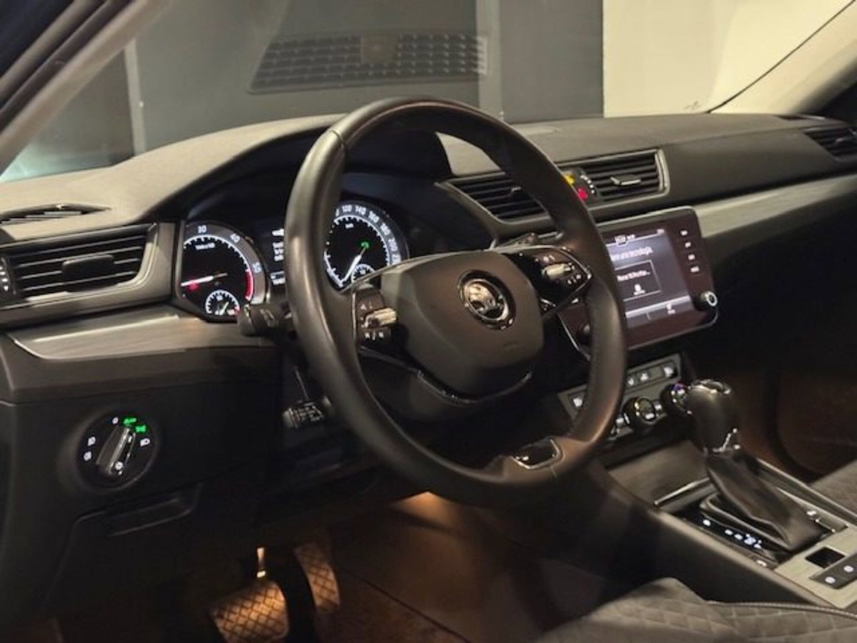 Skoda Superb Station Wagon 2.0 TDI EVO 150 CV SCR DSG Wagon Executive (10)