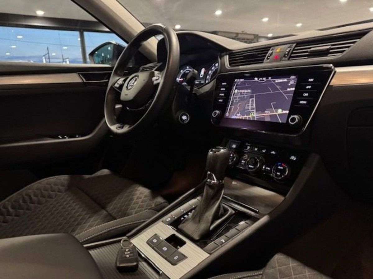 Skoda Superb Station Wagon 2.0 TDI EVO 150 CV SCR DSG Wagon Executive (12)
