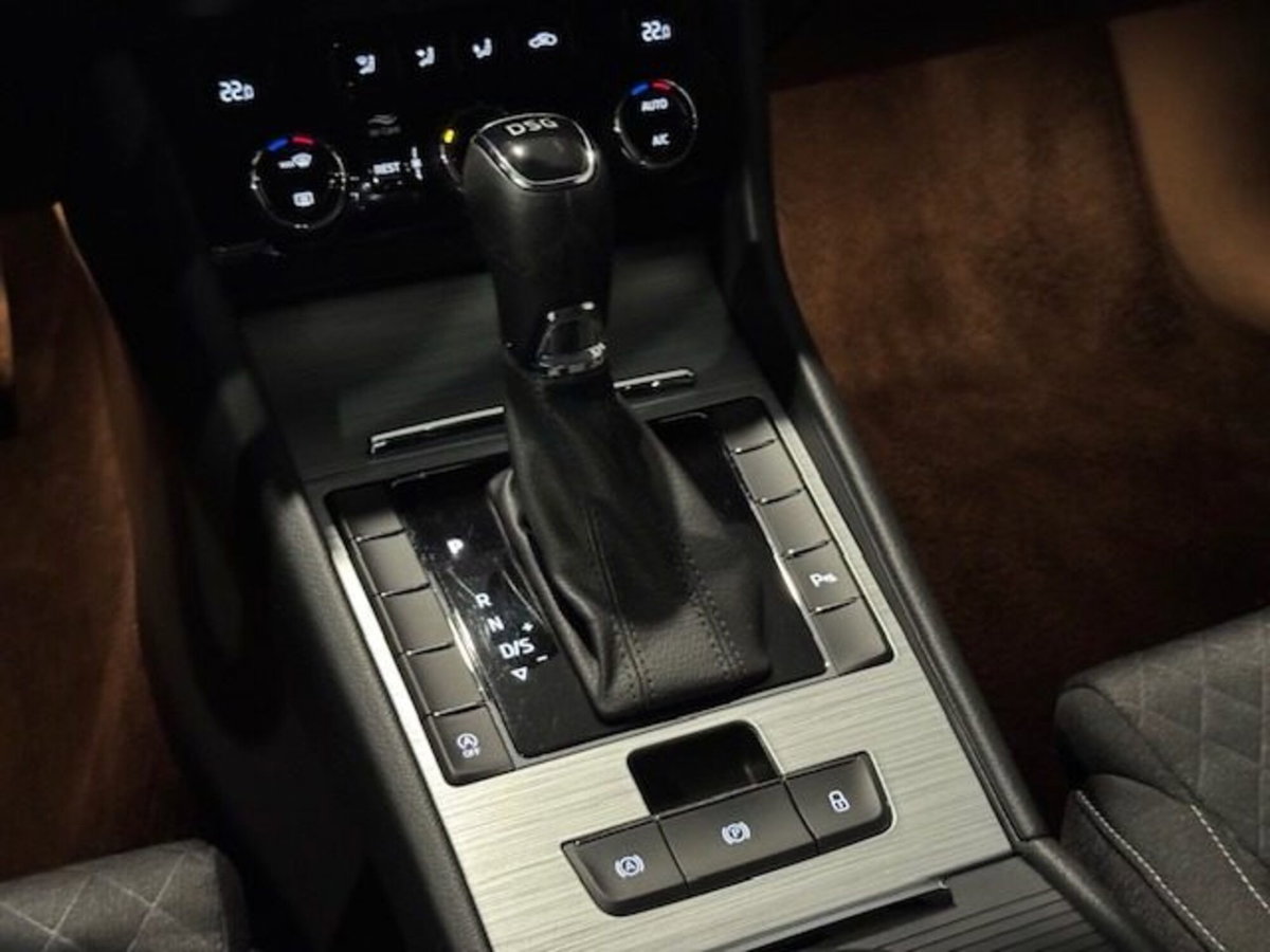 Skoda Superb Station Wagon 2.0 TDI EVO 150 CV SCR DSG Wagon Executive (13)
