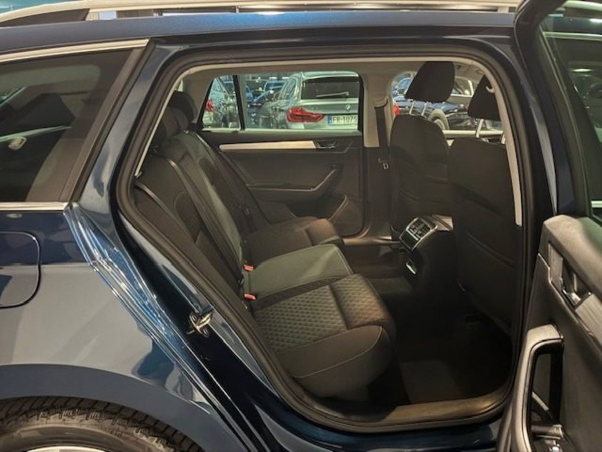 Skoda Superb Station Wagon 2.0 TDI EVO 150 CV SCR DSG Wagon Executive (17)
