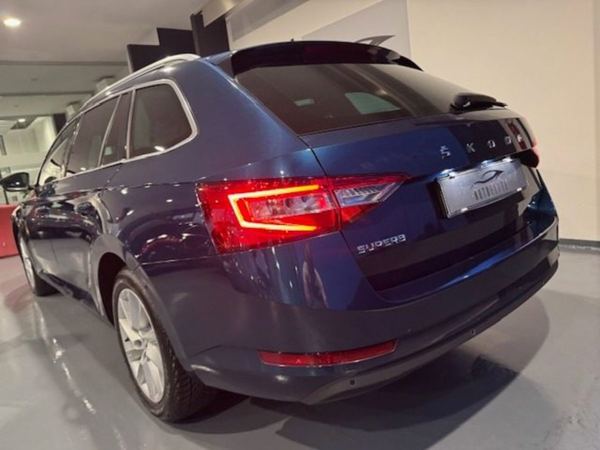 Skoda Superb Station Wagon 2.0 TDI EVO 150 CV SCR DSG Wagon Executive (5)