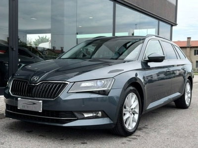 Skoda Superb 2.0 tdi Style 150cv dsg usata
