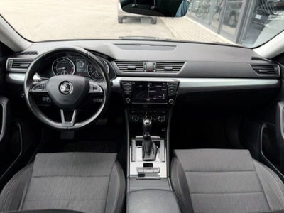 Skoda Superb 2.0 tdi Style 150cv dsg (10)