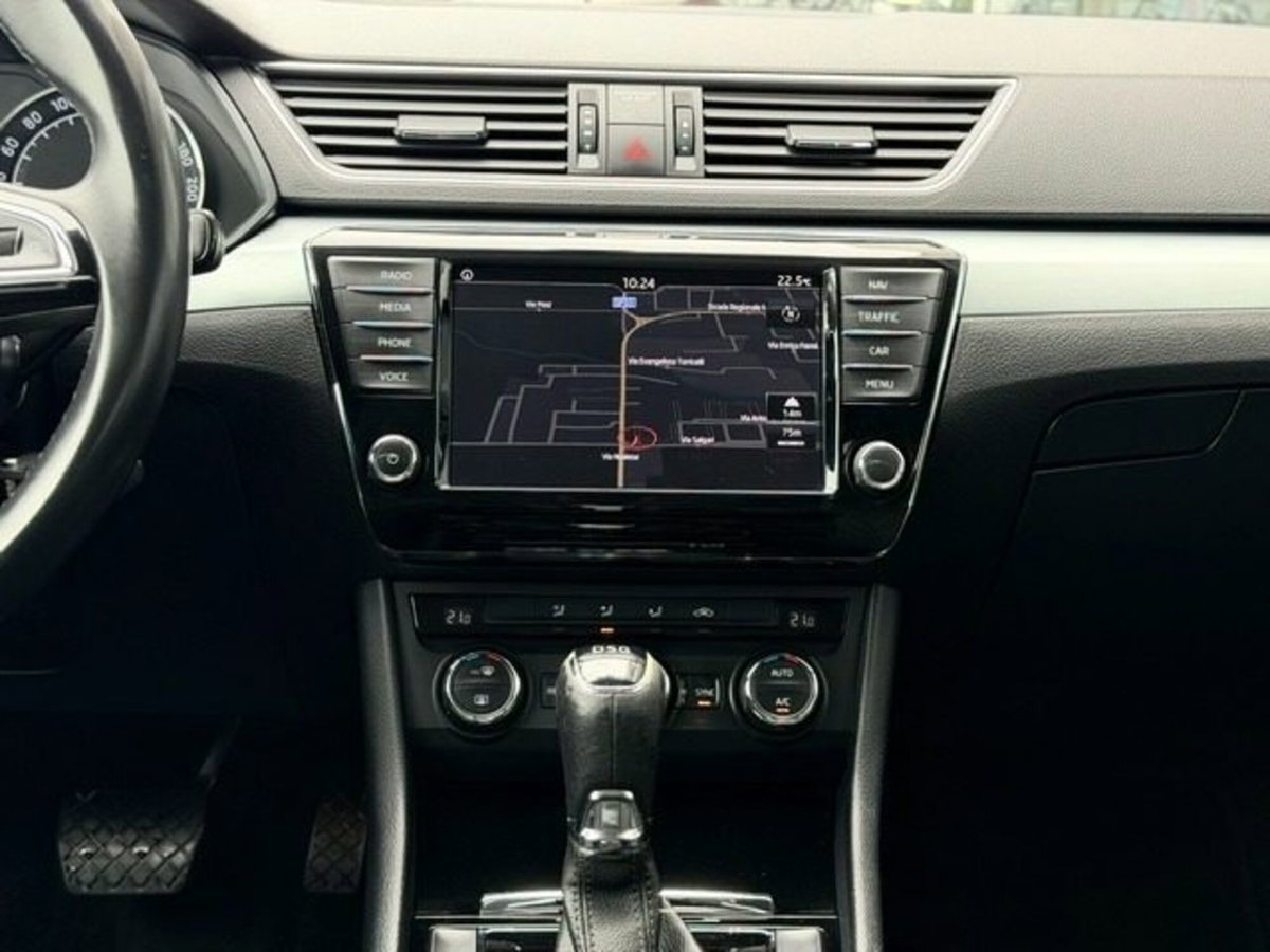 Skoda Superb 2.0 tdi Style 150cv dsg (11)