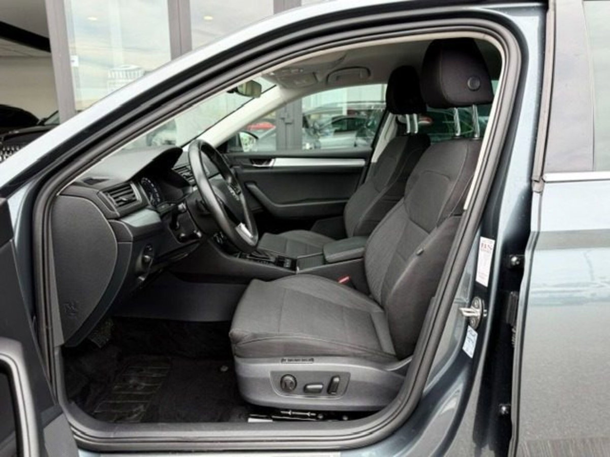 Skoda Superb 2.0 tdi Style 150cv dsg (13)