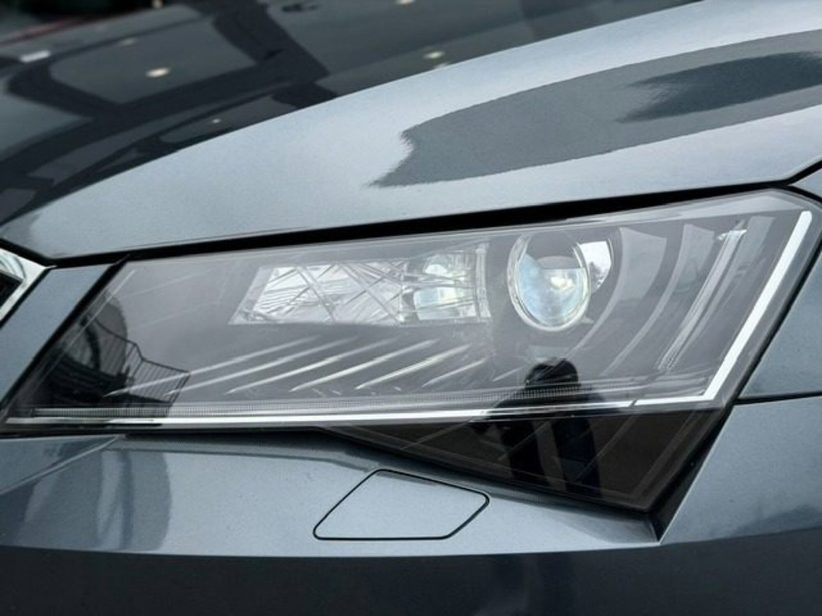Skoda Superb 2.0 tdi Style 150cv dsg (18)