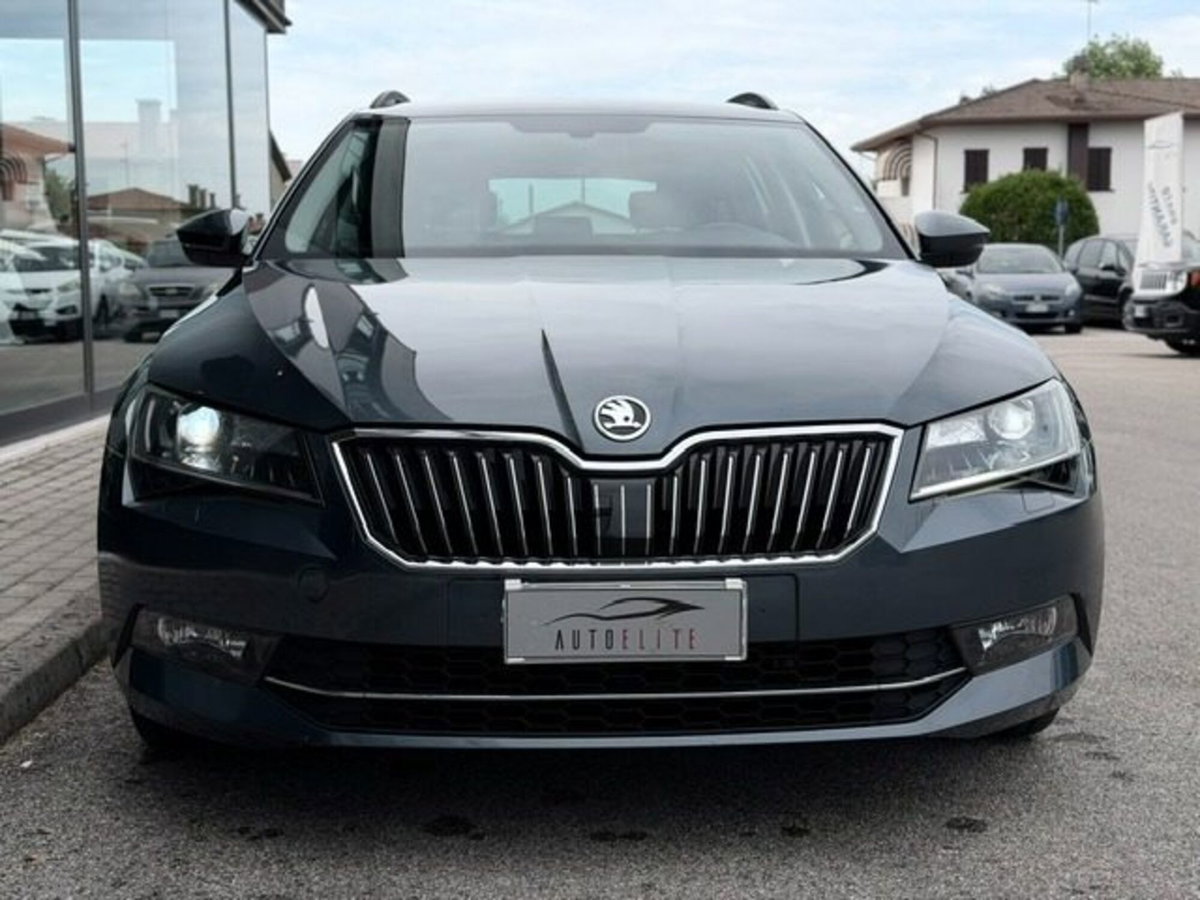 Skoda Superb 2.0 tdi Style 150cv dsg (2)