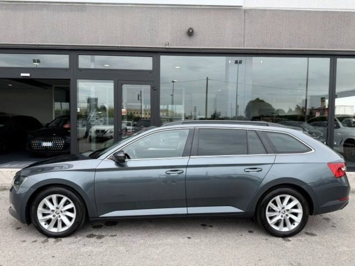 Skoda Superb 2.0 tdi Style 150cv dsg (6)