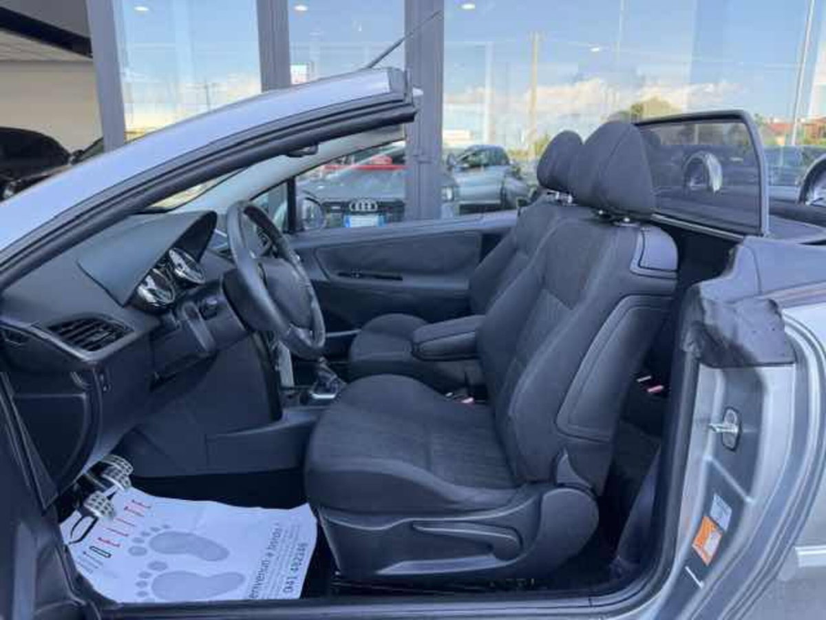Peugeot 207 Cabrio THP 156CV CC Féline (12)