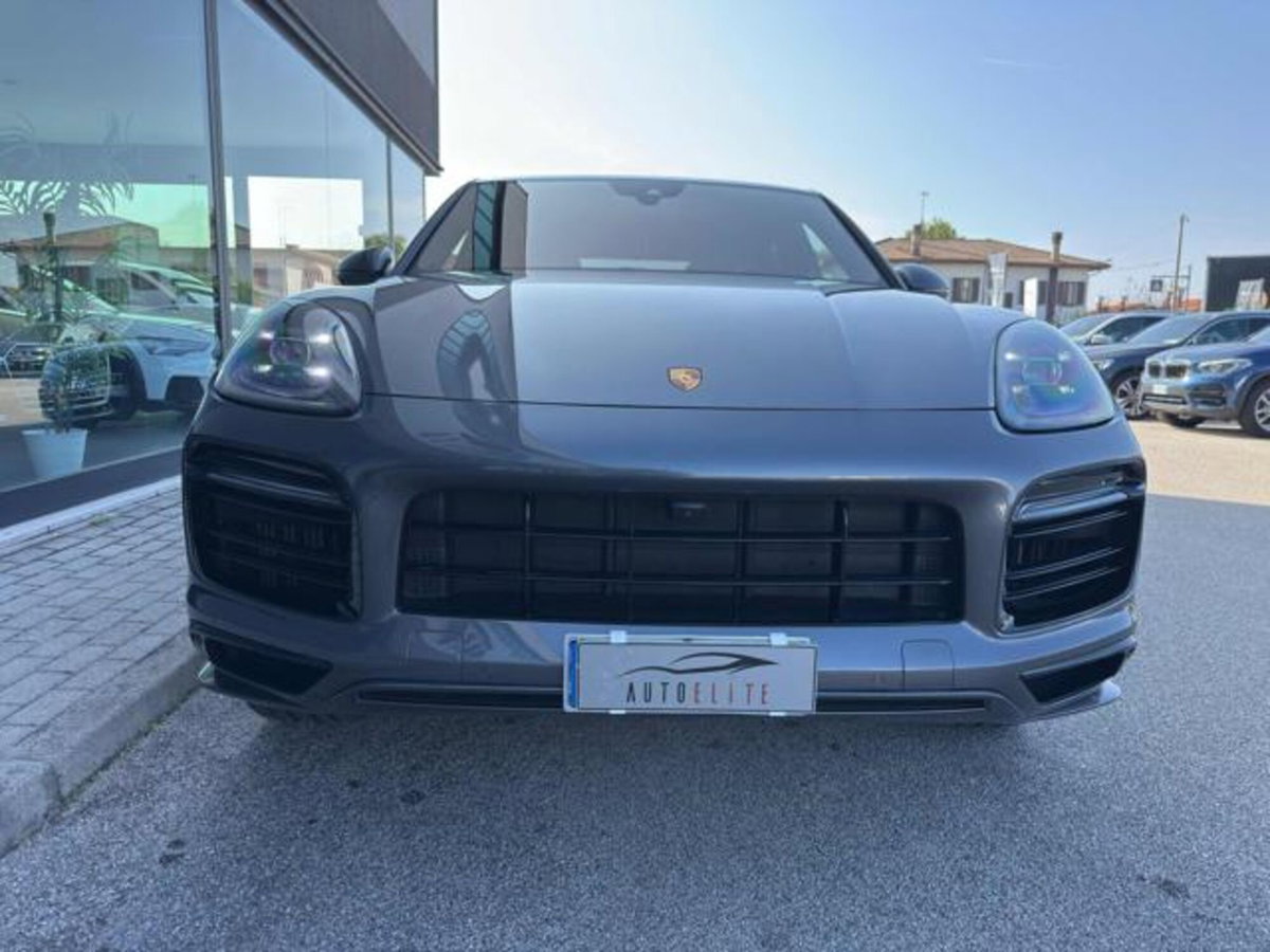 Porsche Cayenne Coupé 3.0 V6 (2)