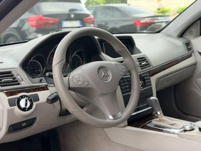 Mercedes-Benz Classe E Coupé 350 CDI Coupé BlueEFFICIENCY Avantgarde (10)