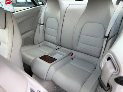 Mercedes-Benz Classe E Coupé 350 CDI Coupé BlueEFFICIENCY Avantgarde (12)