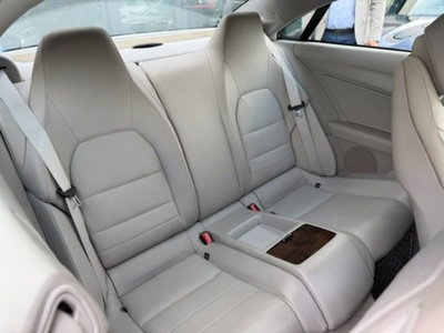 Mercedes-Benz Classe E Coupé 350 CDI Coupé BlueEFFICIENCY Avantgarde (14)