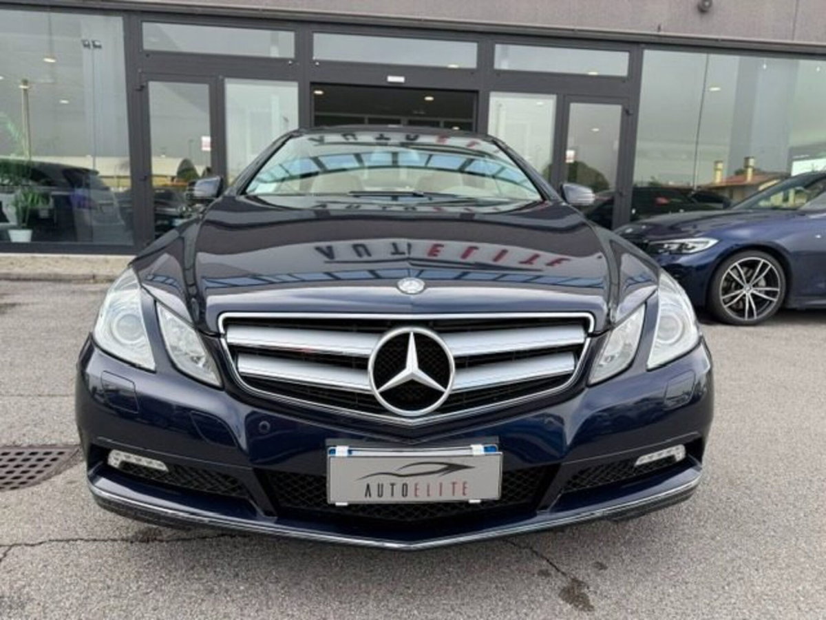 Mercedes-Benz Classe E Coupé 350 CDI Coupé BlueEFFICIENCY Avantgarde (2)