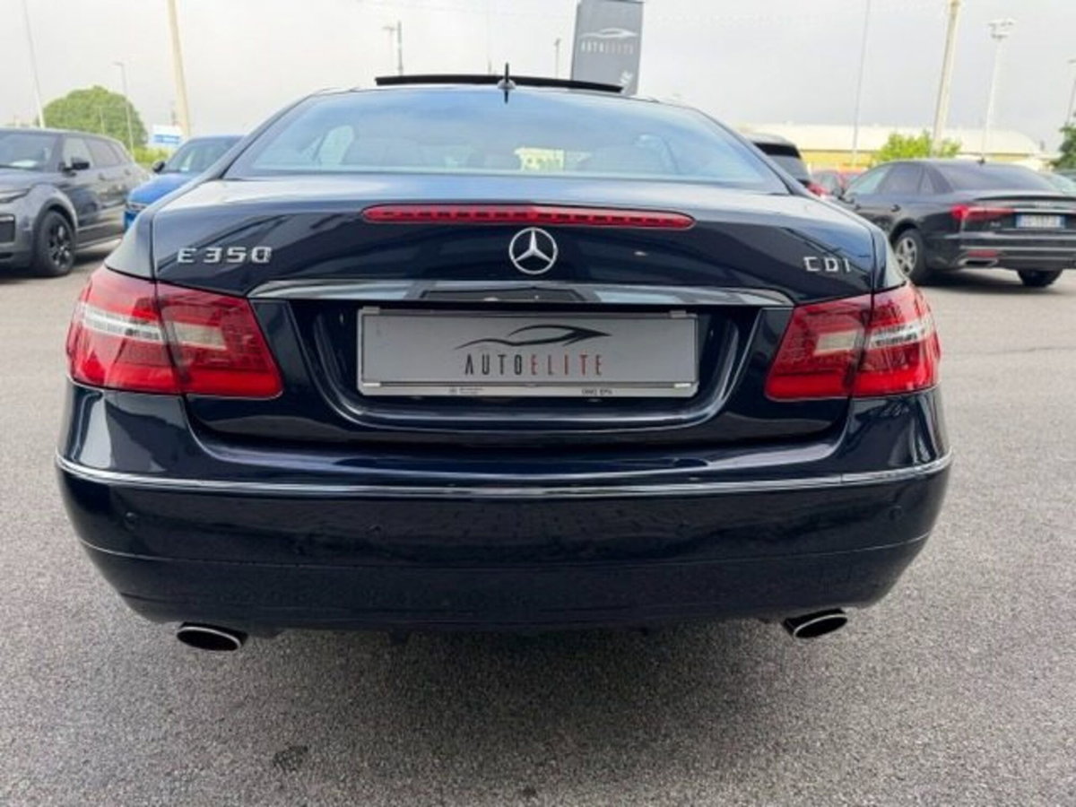 Mercedes-Benz Classe E Coupé 350 CDI Coupé BlueEFFICIENCY Avantgarde (6)