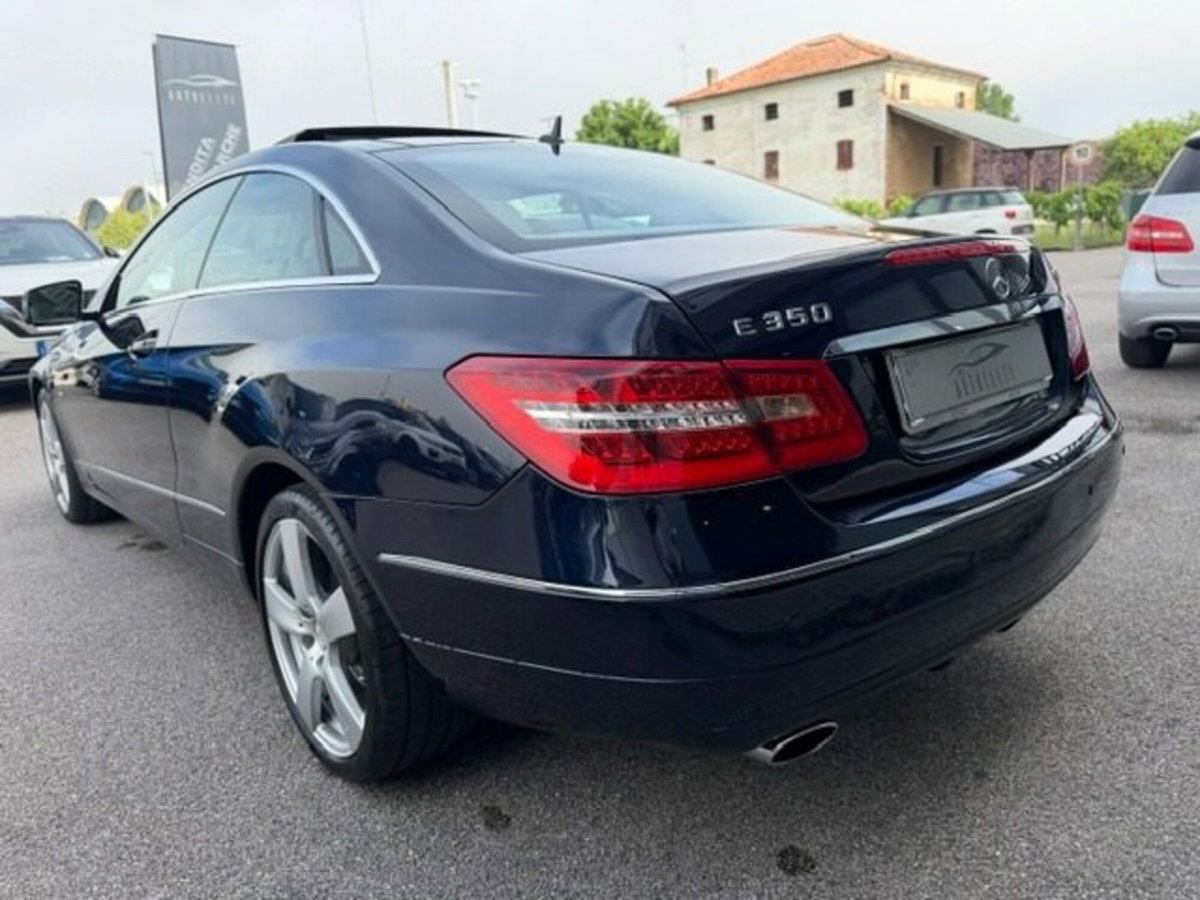 Mercedes-Benz Classe E Coupé 350 CDI Coupé BlueEFFICIENCY Avantgarde (7)
