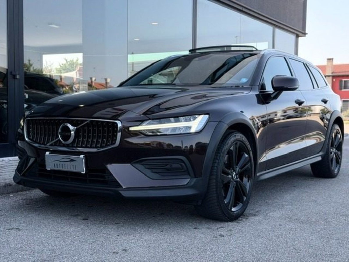 Volvo V60 Cross Country D4