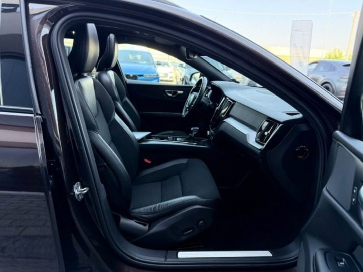 Volvo V60 Cross Country D4 (15)