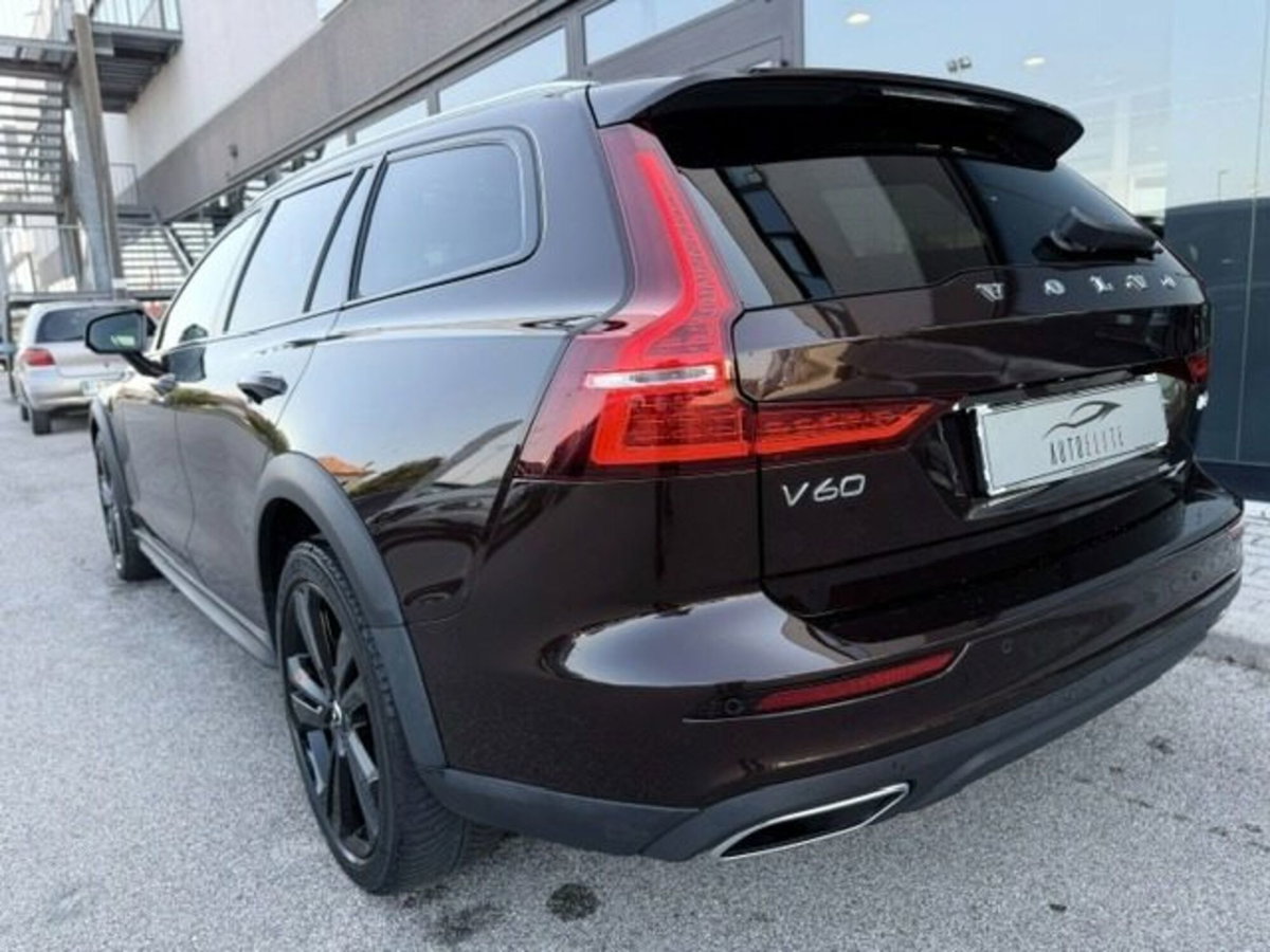 Volvo V60 Cross Country D4 (3)