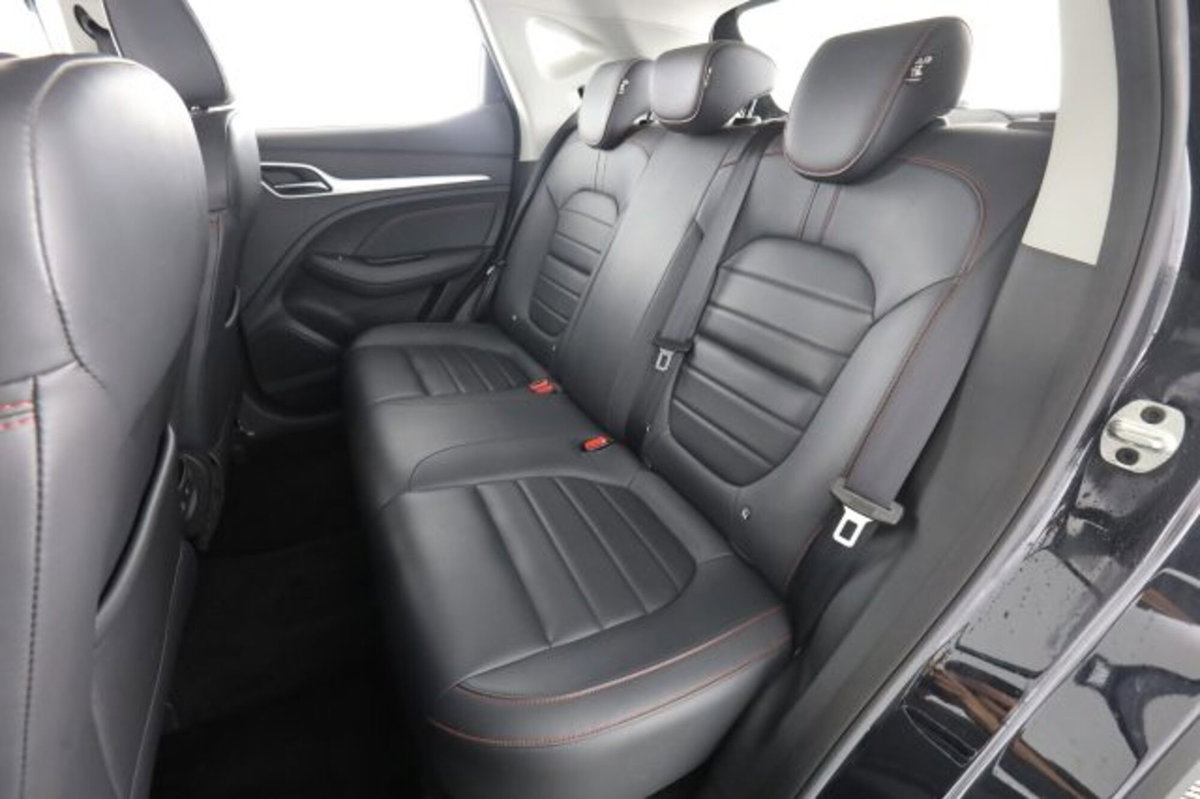 Mg ZS ZS 1.5 Luxury (3)