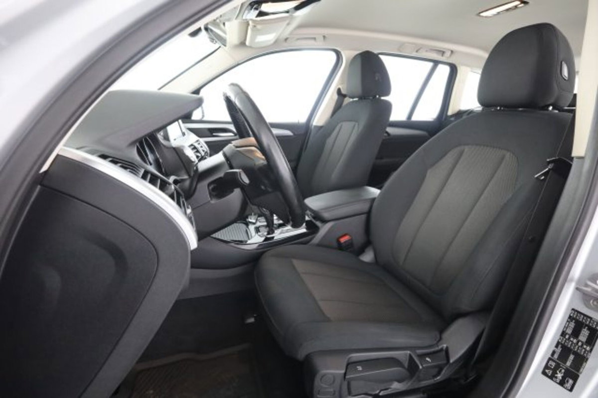 BMW X3 xDrive20d Business Advantage (2)