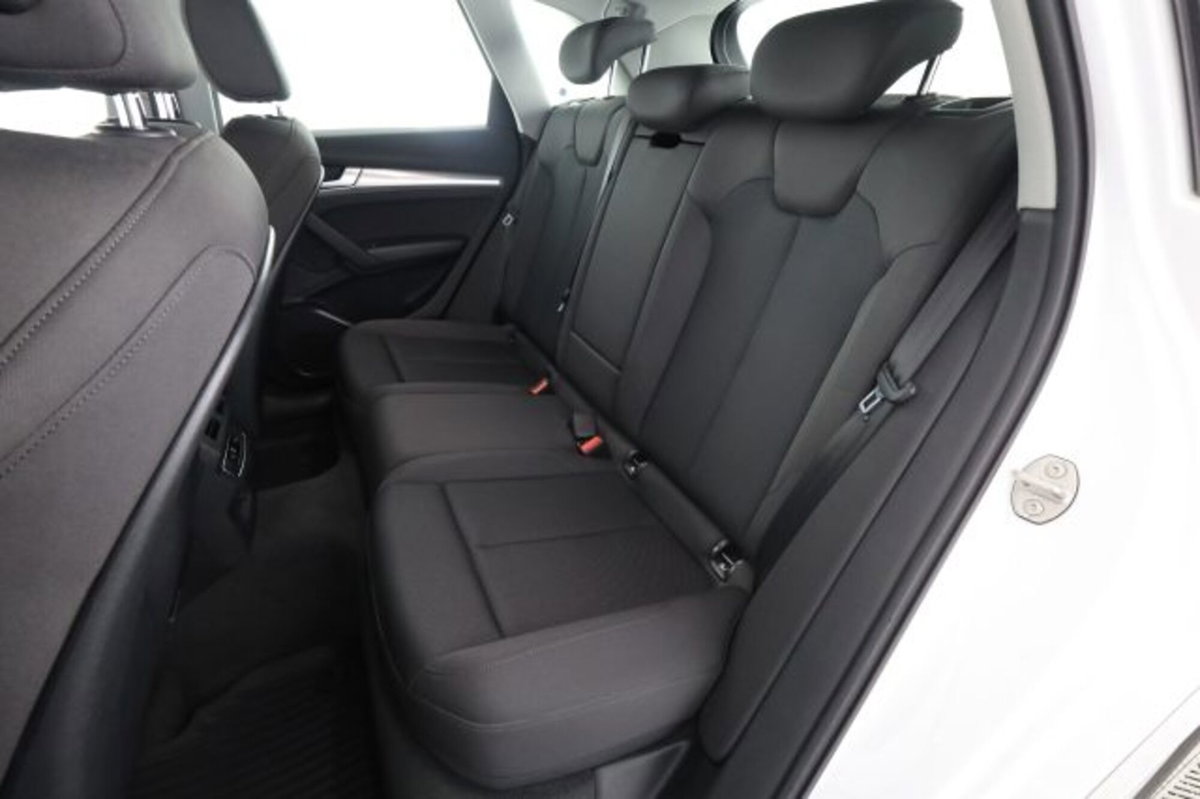 Audi Q5 35 TDI S tronic Business Sport (3)
