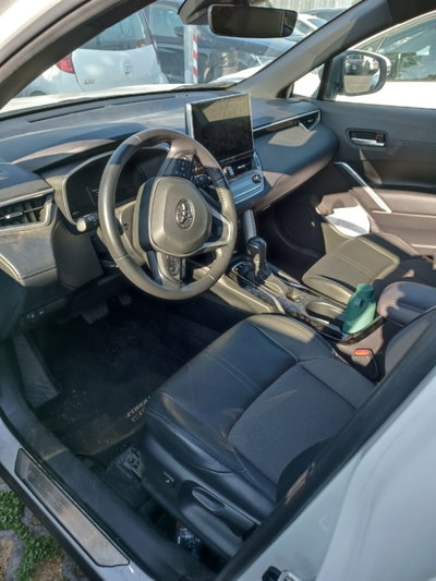 Toyota Corolla Cross Hybrid 2.0 Hybrid 197 CV E-CVT Lounge Light (3)