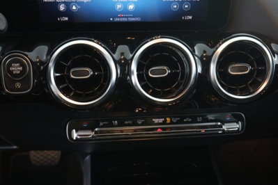 Mercedes-Benz CLA Shooting Brake 180 d Automatic Shooting Brake Sport (13)